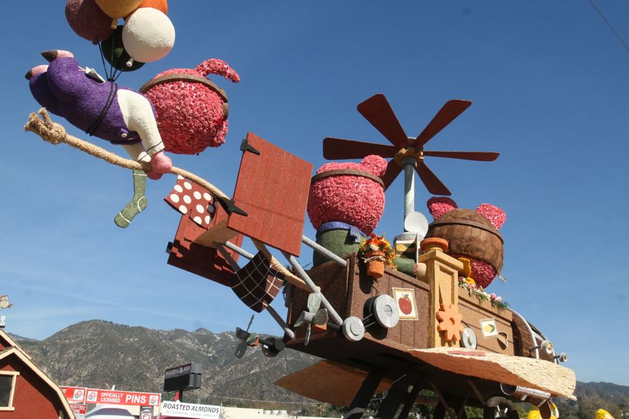 New Years 2012 Rose PArade floats