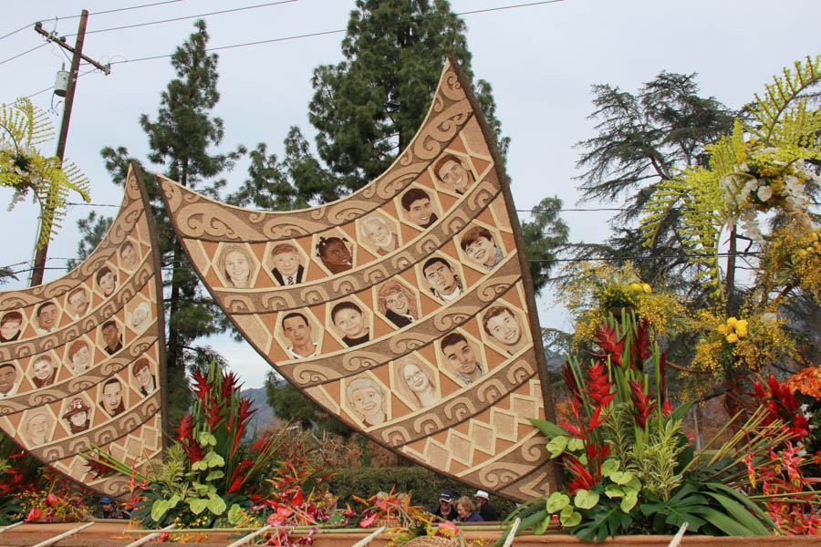 Walking the 2017 Rose Parade Floats with Joanna 1/3/2017