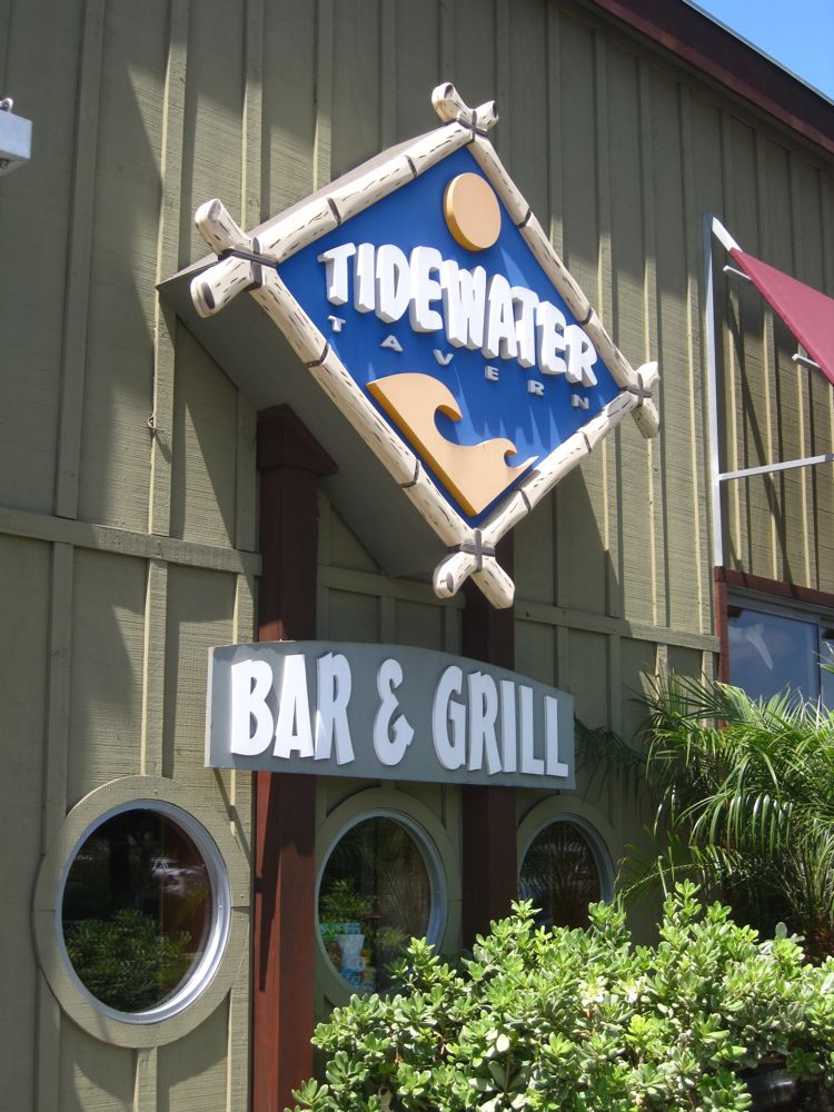 Dining at the Tidewater Tavern Del Mar 2010