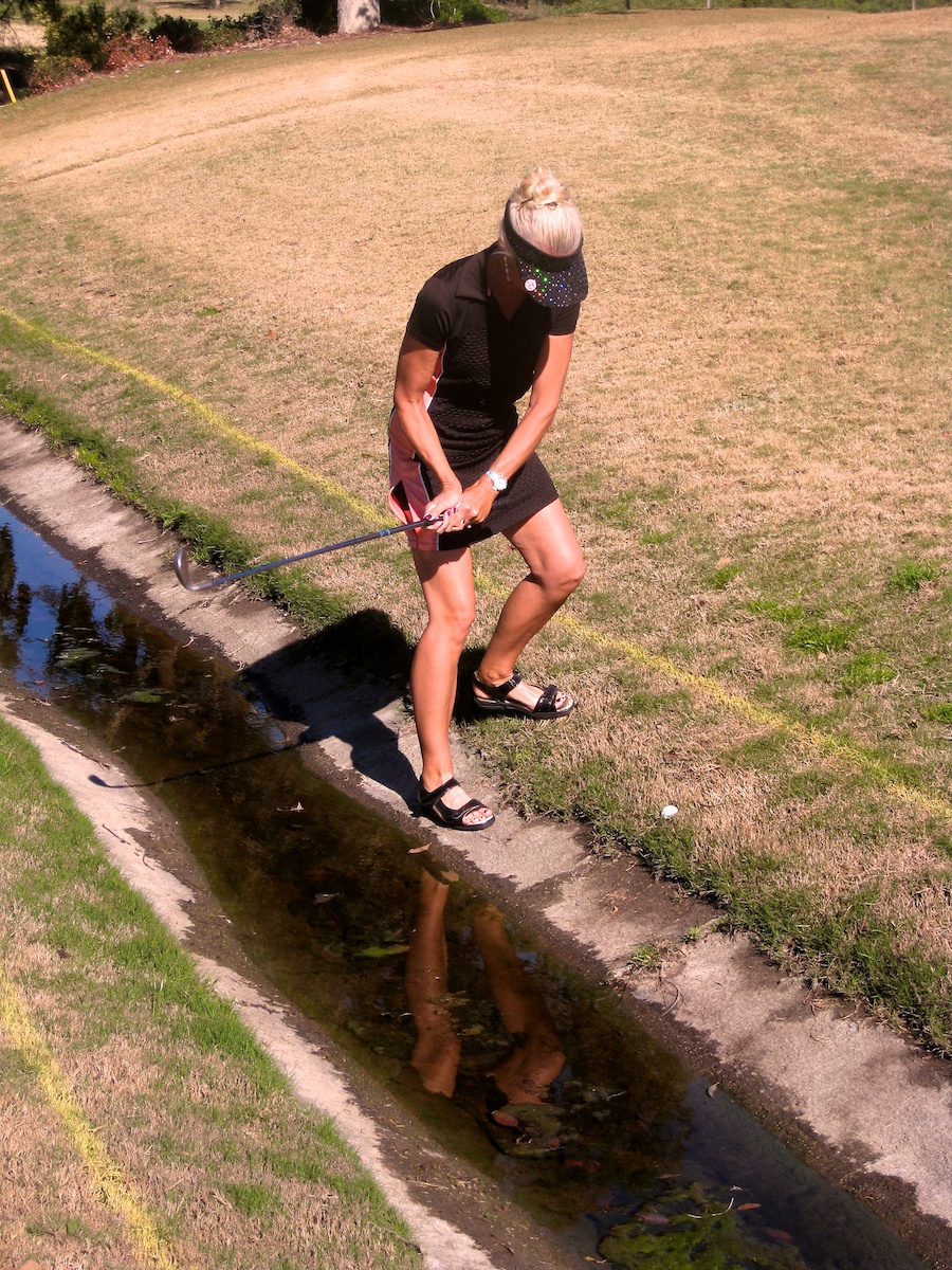 Charlotte makes a terrific golf shot