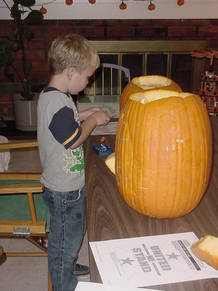 Halloween 2001 Pumpkin Carving