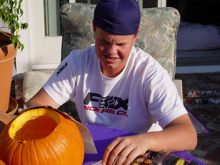 Halloween 2004 Pumpkin Carving