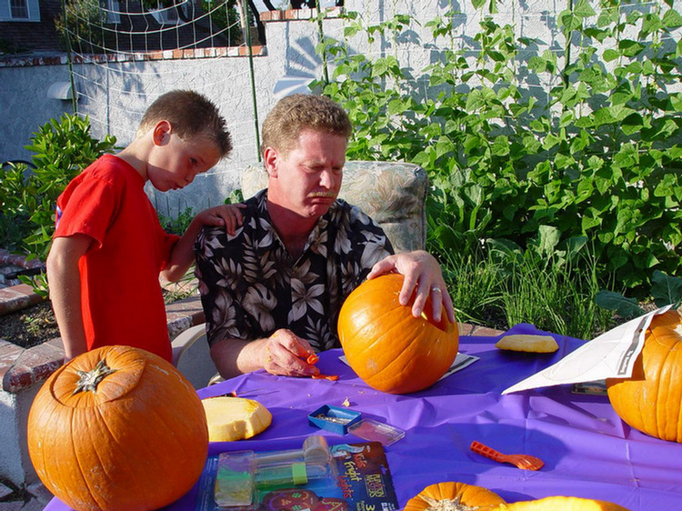Halloween 2004 Pumpkin Carving