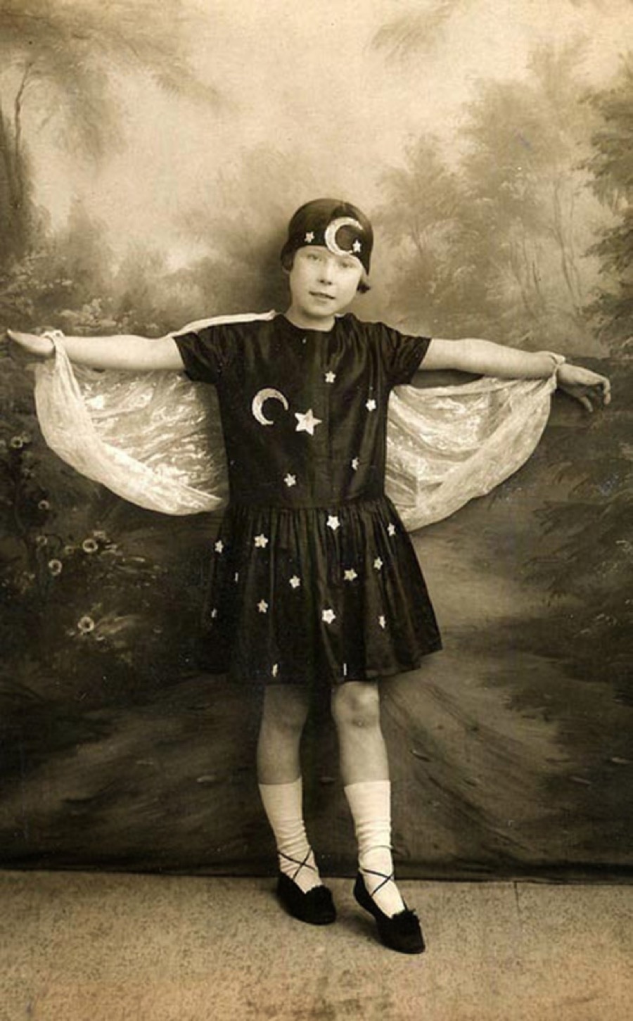 Vintage Halloween costumns were quite interesting... Some 100 yeats old!