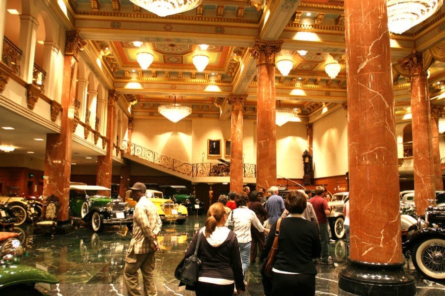 1930's Car Show Room