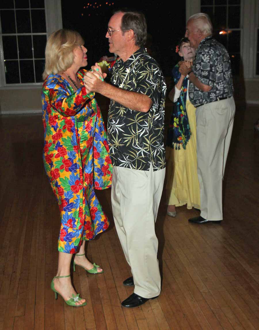 Dancing in Hawaii with the Rondeliers July 2014