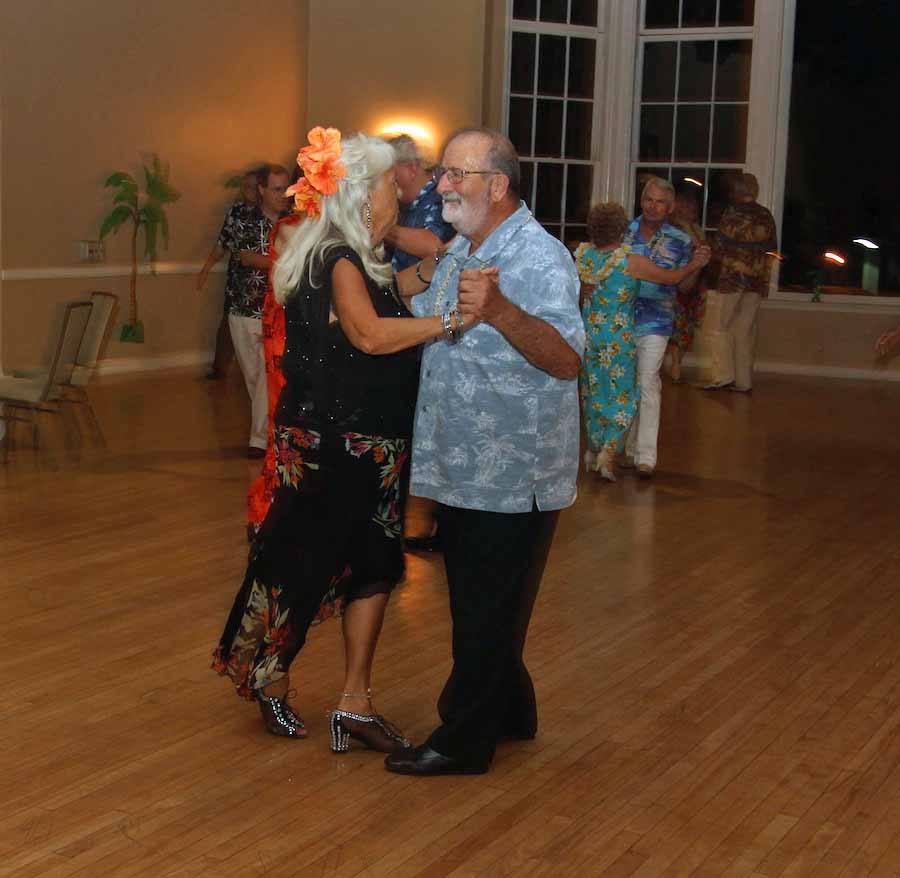 Dancing in Hawaii with the Rondeliers July 2014